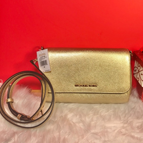 Michael Kors Handbags - 💛 NEW MICHAEL KORS💛 GOLD CLUTCH CROSSBODY